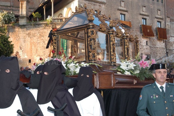 Nuestra Señora De La Soledad y El Santo Sepulcro Nuestra Señora De La Soledad y El Santo Sepulcro