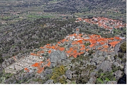 Ruta de Senderismo en Monsanto (Portugal)
