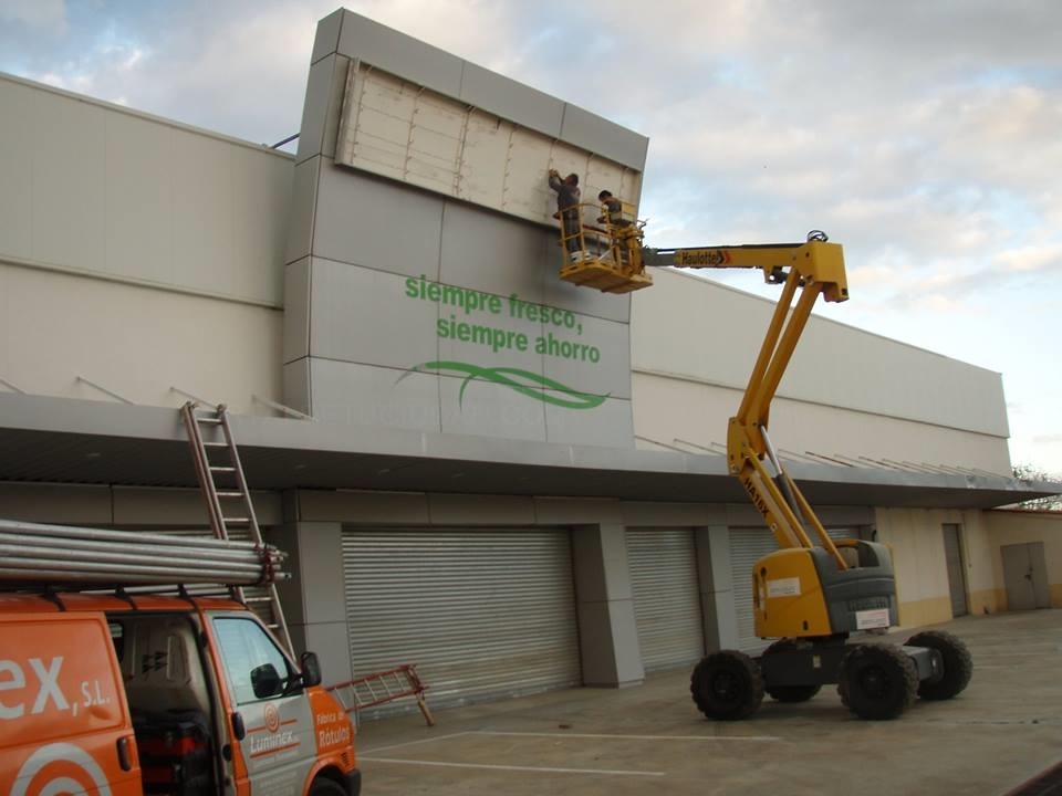 rótulos cáceres, luminosos cáceres, pancartas cáceres, vinilos cáceres, diseño gráfico cáceres
