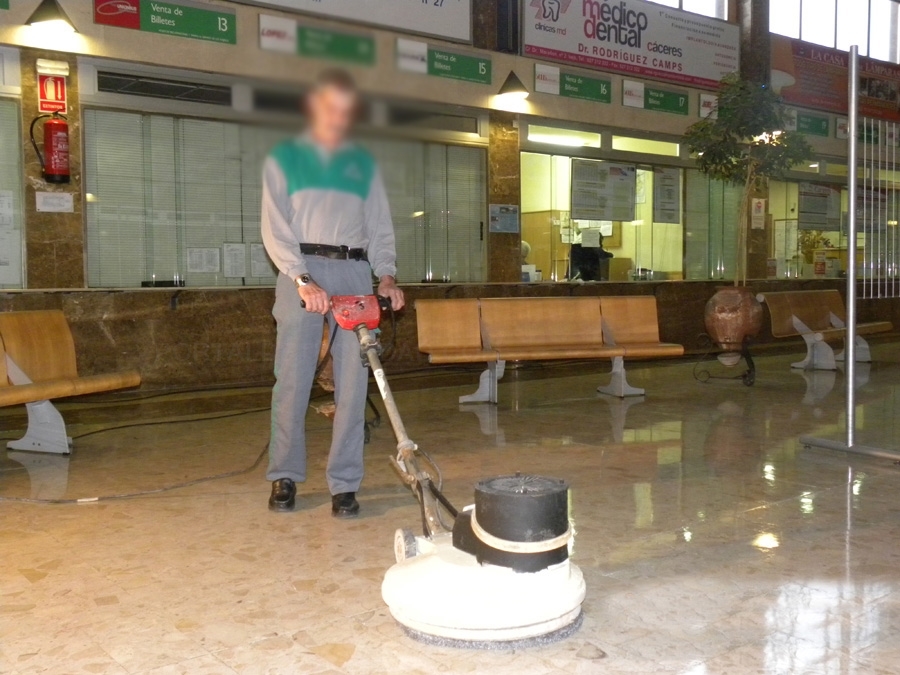 limpiezas cáceres, empresas de limpieza cáceres, desinfección cáceres, mantenimientos de jardines cáceres