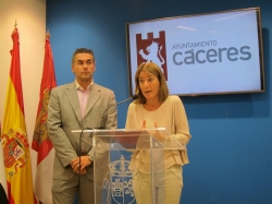 La alcaldesa de Cáceres tiende la mano a Ciudadanos y pide disculpas "si se ha ofendido a alguien personalmente"