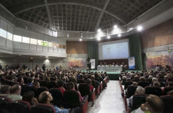 Fernández Vara destaca que son necesarios más esfuerzos en el área de la salud mental para avanzar en la igualdad de oportunidades