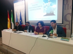 La Junta incluirá en los próximos presupuestos generales una inversión de tres millones para los Grupos de Acción Local