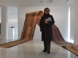 La artista Teresa Monforte expone la muestra 'Mares abrasivos' en la sala de arte El Brocense de Cáceres