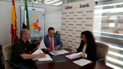La Junta firma un convenio de colaboración para la puesta en marcha del Observatorio Astronómico de Torrejón el Rubio