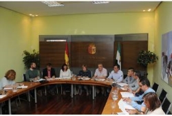 La Diputación de Cáceres destina 440.330 euros para mejorar la atención a la dependencia en el mundo rural