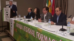 Guillermo Fernández Vara destaca la importancia de la escuela y la familia para el futuro de la sociedad
