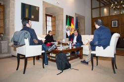 La presidenta del Consejo de la Juventud presenta a Fernández Vara propuestas en materia de vivienda, ocio y cultura y formación y empleo