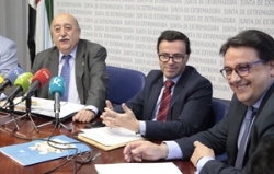 Se ha firmado en Mérida el convenio "Ciudades Amigas de la Infancia" entre la Junta, las diputaciones, la FEMPEX y Unicef