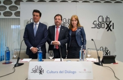 Fernández Vara destaca que el futuro de España se debe construir entre todos sobre la base del diálogo