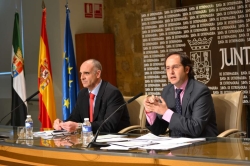 La Junta prepara una Ley de impacto burocrático para agilizar el trabajo de la Administración autónoma y beneficiar así a los ciudadanos.