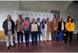 La Comisión Europea entrega en Guadalupe el sello de calidad DOP a la miel Villuercas-Ibores
