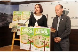 Sierra de Gata al completo se suma a la celebración de la 213 edición de la Fiesta del Árbol de Villanueva de la Sierra.