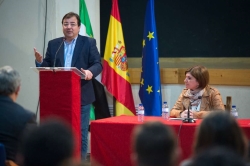 Fernández Vara destaca la aportación realizada por las bandas de música a la historia de Extremadura.