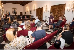 Se firmarán convenios con dos Asociaciones para que dos personas, con capacidades diferentes, puedan trabajar en la Institución provincial.