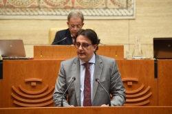 Vergeles dice que no hay criterios para anular el examen de enfermería pero se hará otra oposición para las 41 plazas vacantes.
