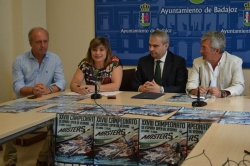 La directora general de Deportes destaca el ejemplo que dan los deportistas veteranos en la presentación del campeonato de España Máster de Natación.