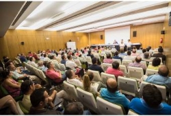 El Consejo de Gobierno de la Universidad de Extremadura, reunido en sesión ordinaria en el edificio de los Institutos Universitarios de Investigación