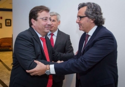 Fernández Vara aboga por un modelo energético basado en la eficacia y eficiencia de los recursos y que permita el sostenimiento del planeta