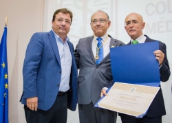 Fernández Vara asiste al acto institucional del Centenario de la Fundación de Protección Social de la Organización Médica Colegial