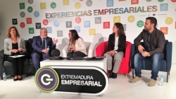 La Fundación Caja de Extremadura fomenta el debate sobre los retos y dificultades de los emprendedores.