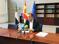 El director gerente del SEXPE asegura que el desempleo desciende en la región por las políticas de empleo de la Junta de Extremadura.