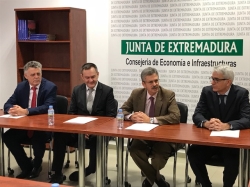La Junta de Extremadura y Red.es firman un convenio  para impulsar la impresión 3D en el sector sanitario.
