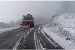 El nuevo contrato de mantenimiento de carreteras obliga a las empresas adjudicatarias  tener más quitanieves y estar mejor dotadas ante imprevistos.