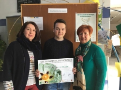Un alumno de un IES de Villanueva de la Serena y dos alumnas de IES de Cáceres, ganadores de la Olimpiada de Biología.