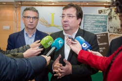 Fernández Vara reclama la unidad del sector para garantizar el futuro del cultivo del arroz