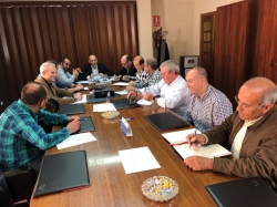 La Mesa del Regadío estudia un nuevo decreto de modernización de zonas regables oficiales.