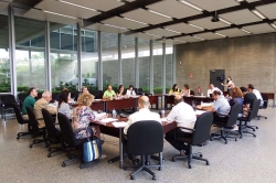 El curso 2018-2019 la plantilla funcional de docentes se incrementará en 120 plazas por la reducción de las 20 a las 19 horas lectivas en Secundaria.