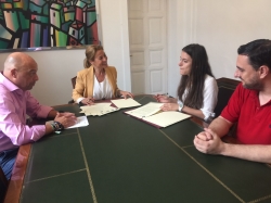 Ayuntamiento y Consejo Local de la Juventud firman un convenio para realizar actividades destinadas a los jóvenes.