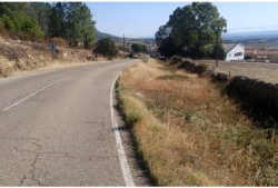 La Diputación rehabilitará y ampliará el ancho de la CC-30 a Casas de Millán.