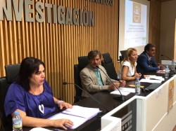 Begoña García recuerda que la red ferroviaria extremeña fue diseñada en el siglo XIX con intereses ajenos a la región.