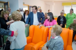 Guillermo Fernández Vara ha señalado que las residencias para mayores que se ubican en las zonas rurales fijan población al territorio.