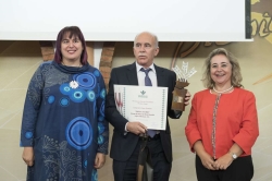Fernández Vara ensalza la calidad del cava y el jamón extremeños en el acto de entrega de los Premios Espiga.