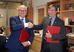 La Fundación Yuste y la Fundación Carolina firman un acuerdo de colaboración.