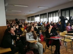 Interior y la Junta llevan el testimonio directo de las víctimas del terrorismo a 36 centros de educación secundaria de Extremadura.