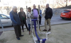Cáceres cuenta con dos nuevas áreas de juegos infantiles y biosaludables en Los Castellanos y San Justo.