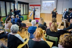 Fernández Vara ha destacado los cambios positivos que ha supuesto la aplicación de las nuevas tecnologías en ámbitos como el sanitario o el educativo.