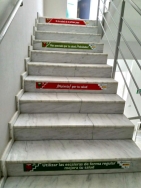Se ha iniciado una campaña de promoción del uso de las escaleras en centros sanitarios y educativos.