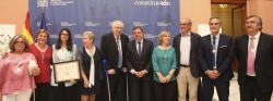 Antonio Cabezas recibe la medalla de plata de la Asociación del Cuerpo Nacional Veterinario.