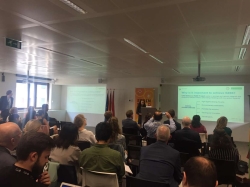 Extremadura presenta un proyecto de energía sostenible para lograr la eficiencia en viviendas sociales.