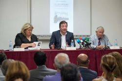 Vara destaca la relevancia del periodismo y la abogacía en una democracia en la presentación del libro de Fernando Jáuregui