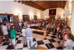 La presidenta se reúne con los trabajadores y trabajadoras de la Diputación en un primer encuentro de Legislatura.