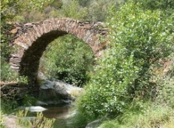 Curso Internacional de Verano/Otoño “Patrimonio e identidad territorial”, dirigido por el profesor Felipe Leco Berrocal.