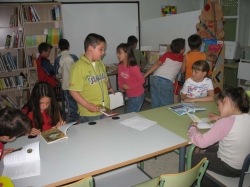 La Junta de Extremadura convoca el procedimiento para la adscripción de centros educativos públicos a la Red de Bibliotecas Escolares.