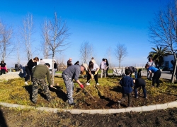 Primera Plantación Vecinal en la Estación de Arroyo-Malpartida