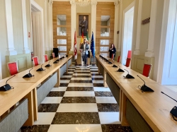 El ayuntamiento habilita un teléfono para los mayores y colaborará con la red de voluntarios